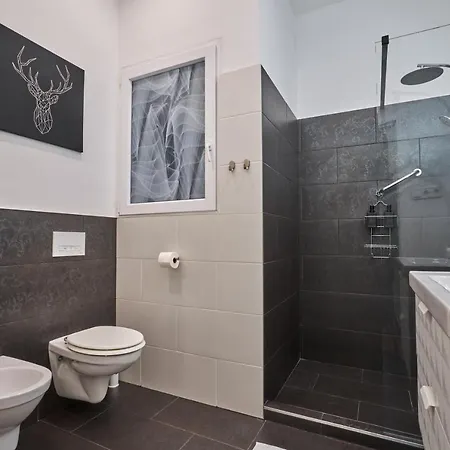 Nanirol At Gellert Bath Lägenhet *