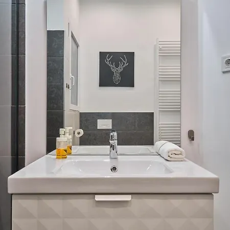 Nanirol At Gellert Bath *