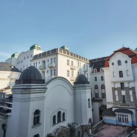 Nanirol At Gellert Bath *