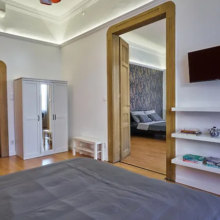 Nanirol At Gellert Bath * Budapeszt