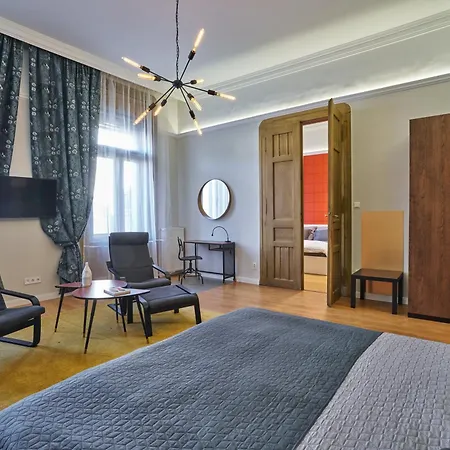 Nanirol At Gellert Bath * Budapeszt