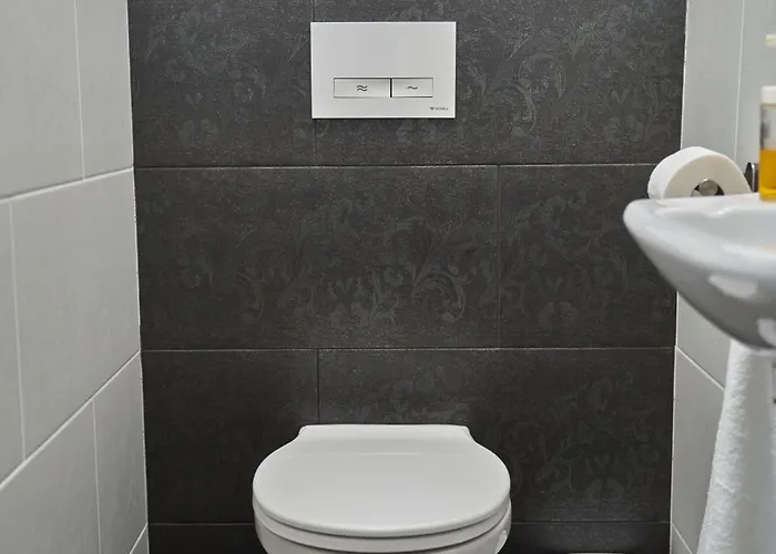 Nanirol At Gellert Bath Appartamento Budapest